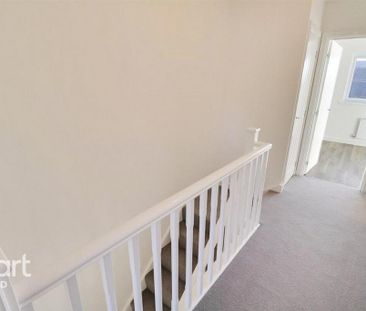 2 bedroom end of terrace house to rent - Photo 4