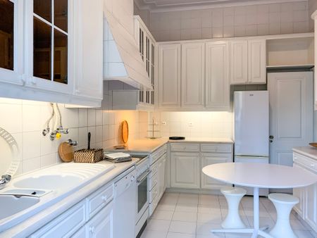 3-bed historic chalet in Monte Estoril - Photo 5