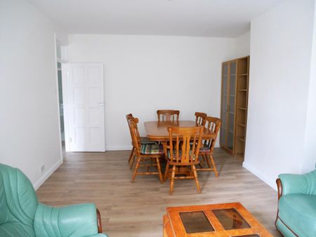 3 bedroom flat to rent - Photo 2