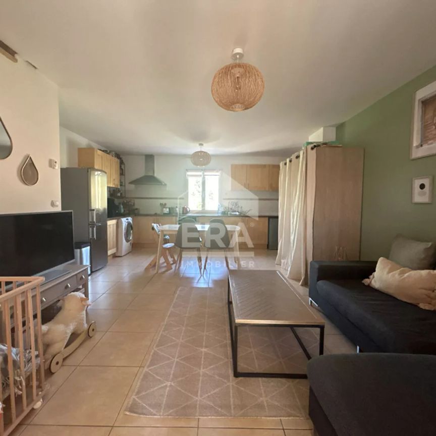 A LOUER PERTUIS 84120 APPARTEMENT DUPLEX TYPE 3 PIECES D'ENVIRON 62M² AVEC JARDIN ET 2 PLACES DE STATIONNEMENT - Photo 1