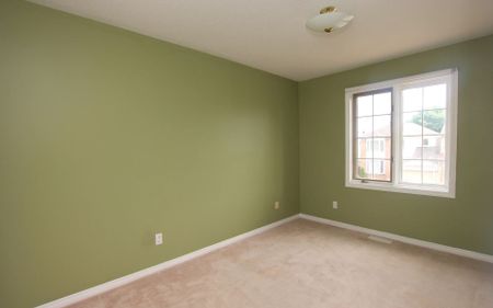 For Lease - 6075 Pineglade Crescent, Orleans - Convent Glen and Area, Ontario - Photo 3