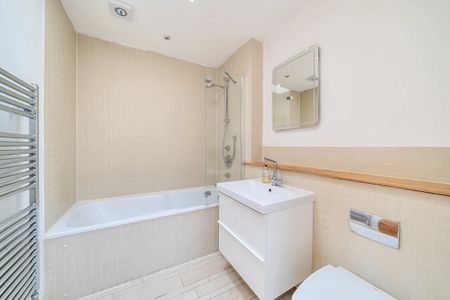 3 bedroom end of terrace house to rent - Photo 4
