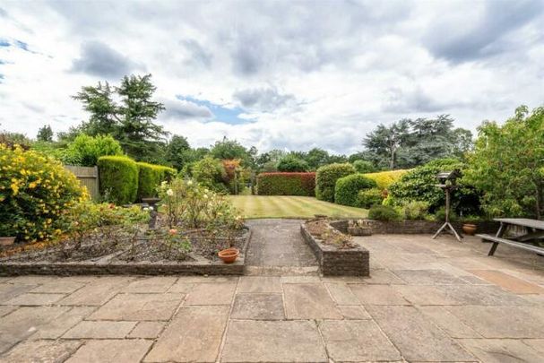 4 bedroom detached house to rent - Photo 1