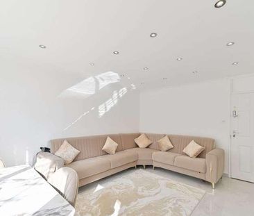 Carey Gardens, Nine Elms, SW8 - Photo 3