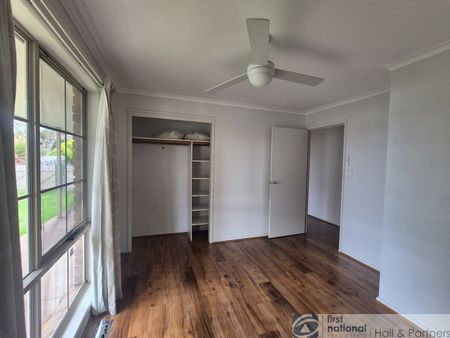 11 Balmoral Way, Pakenham - Photo 5