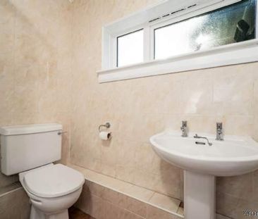 1 bedroom property to rent in Johnstone - Photo 5