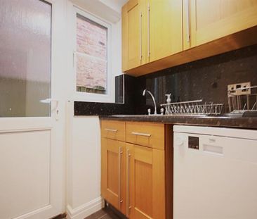 5 Bedroom Detached To Let - Photo 2