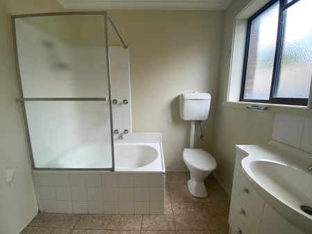 CENTRALLY LOCATED ONE BEDROOM APARTMENT - Photo 5