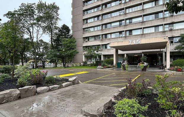 1702 715 Don Mills Road - Photo 1