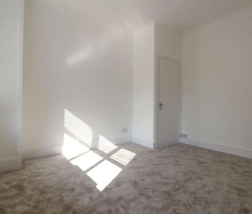 2 bedroom maisonette to rent - Photo 5