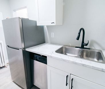 ** STUNNING ** 1 BEDROOM APARTMENT IN HAMILTON !! - Photo 4