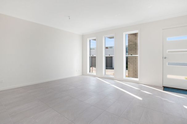 Your Perfect Retreat Awaits: Spacious House for Rent in Shell Cove! - Photo 1