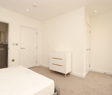 Room in a Shared Flat, Surrey Quays Road, SE16 - Photo 1