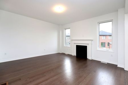 For Lease - 88 McBride Trail, Barrie, Ontario - Photo 2