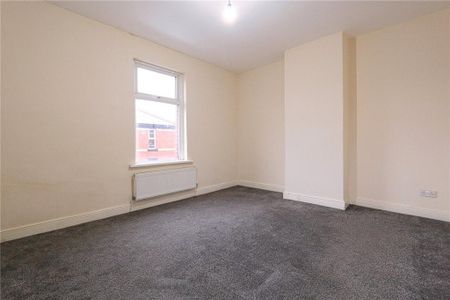 2 bedroom end of terrace house to rent - Photo 5