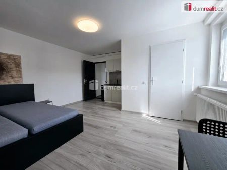 Pronájem bytu 1+kk, 22 m - Photo 2