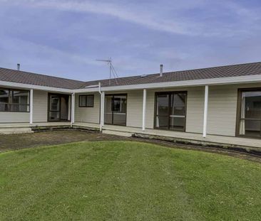 Move in ready - Photo 3