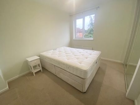 Hobart Crescent - Photo 3