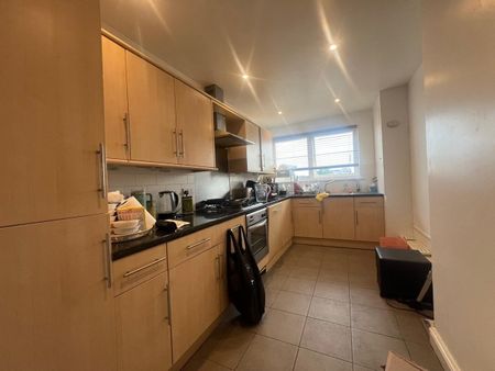 2 Bed Flat, Baltimore House, SW19 - Photo 5