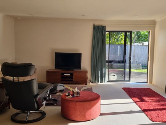 Cul-De-Sac Living - Beachlands - Photo 1