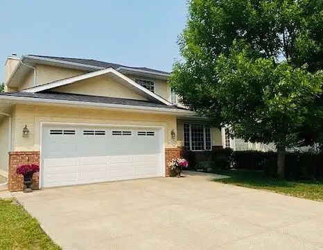Two guest rooms for rent in Hawkwood Community — 4 Bedrooms Room For Rent - Photo 1