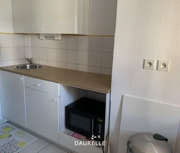 Location Appartement 2 pièces 48m² CHATEAURENARD 13160 - Photo 3