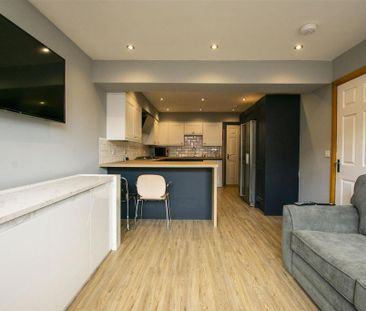 8 bedroom house to rent - Photo 2