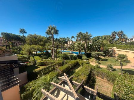 Piso de alquiler en Avenida de las Mimosas, 18, Puerto Banús - Photo 2