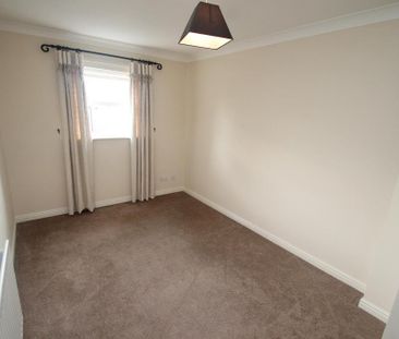 3 bedroom flat to rent - Photo 5