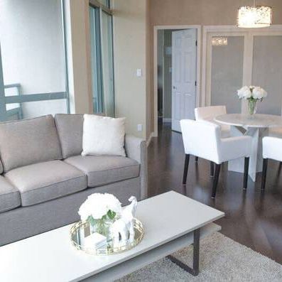 2 Bedroom 2 Bathroom Downtown Vancouver Condo with Ocean Views #819 - Photo 1