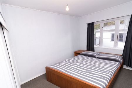 Charming 3BR Home in Fairfield! - Photo 4