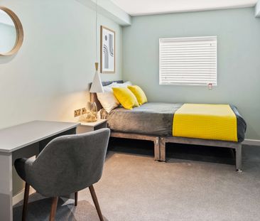 Not Your Average House Share - Photo 2