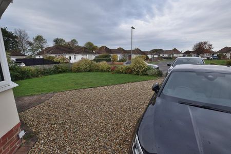 2 bedroom detached bungalow to rent - Photo 3
