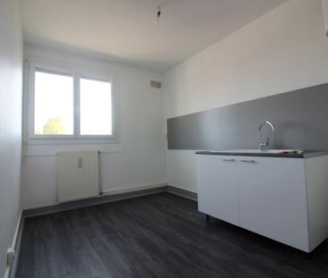 Location Appartement 4 pièces 82m² - Photo 3
