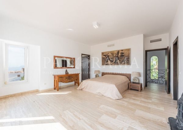 Lovely Andalusian style villa with modern furniture near Sotogrande