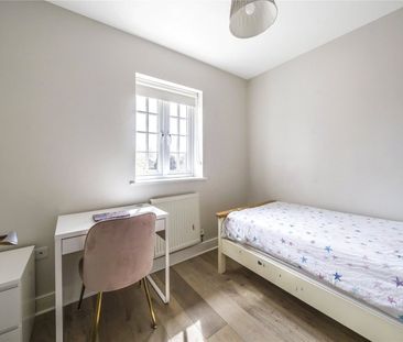 Willow Close, Chertsey - 4 bedrooms Property for lettings - Seymours - Photo 4