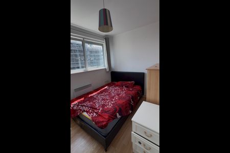 2 Bed Flat, Kingsley Mews, IG1 - Photo 4