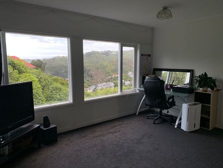 2 Bedroom Flat with an office and expansive views - Photo 5