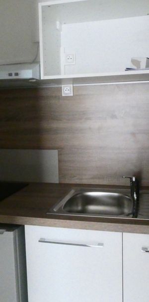 Location Appartement 1 pièce 22m² LOURDES 65100 - Photo 1