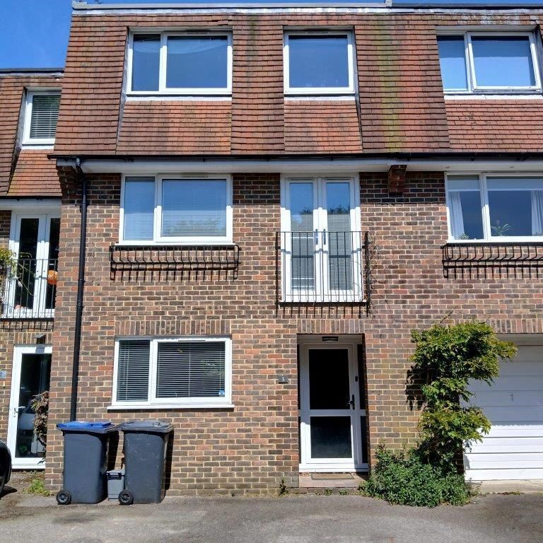3 bedroom townhouse to rent - Photo 1