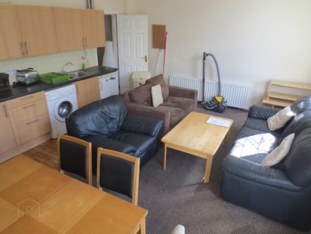 Great 7 Bedroom Property, 19 Dunluce Avenue, Queens Quarter!, Belfast, BT9 7AW - Photo 3