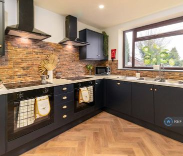 1 bedroom in a house share to rent - Photo 4