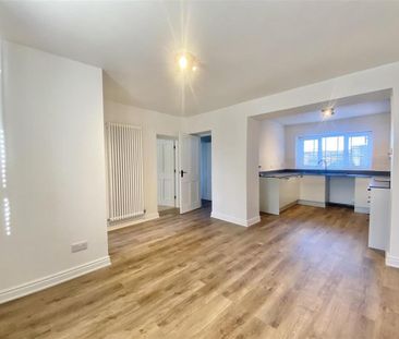 4 bedroom detached house to rent - Photo 4