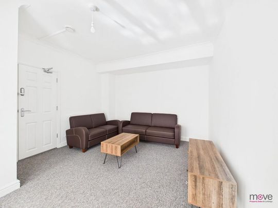 1 bedroom in a house share to rent - Photo 1