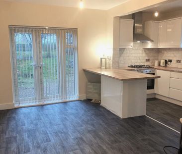 3 bedroom semi-detached house to rent - Photo 6