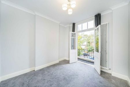 3 bedroom flat to rent - Photo 4