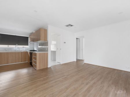 3 BEDROOM RENOVATED HOME - Photo 3