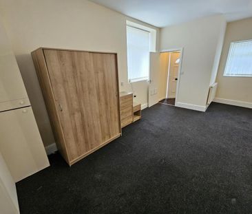 Studio to rent - Photo 6