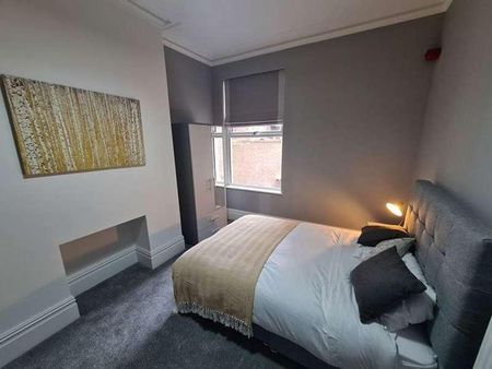 Rooms At Hartington Street, Barrow-in-furness, LA14 - Photo 4