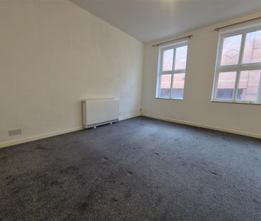 1 Bed Flat - Photo 6